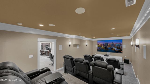 8022 Wooded Ridge Dr, Louisville, KY 40214