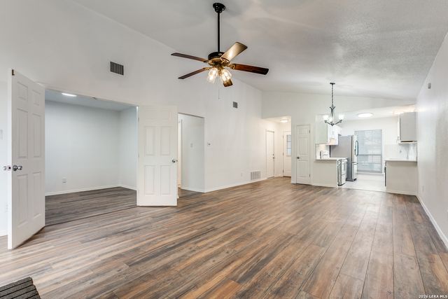 7206 lansbury, San Antonio, TX 78250