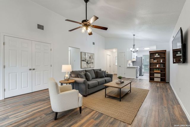 7206 lansbury, San Antonio, TX 78250