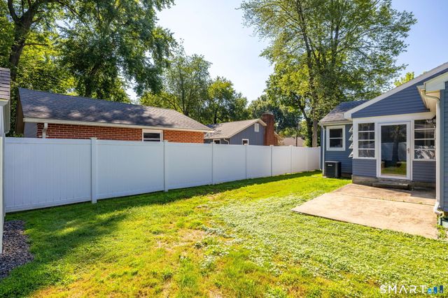 24 Haynes Road, West Hartford, CT 06117