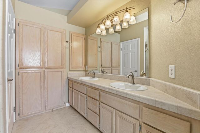 4825 Brittney Lee Ct, Sacramento, CA 95841