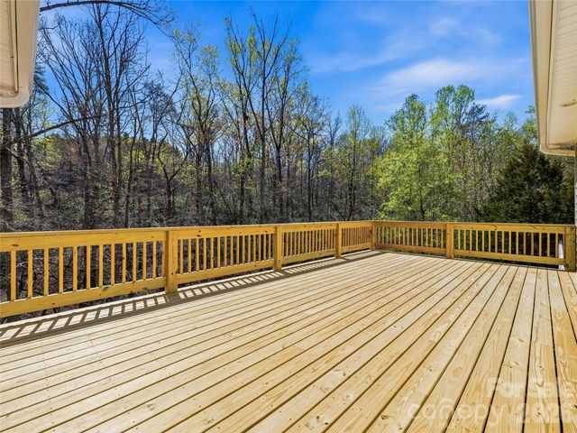 196 Blackbird Lane, Tryon, NC 28782