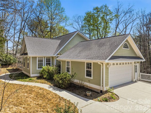 196 Blackbird Lane, Tryon, NC 28782