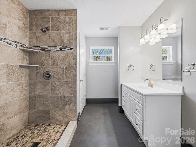 196 Blackbird Lane, Tryon, NC 28782