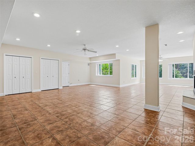196 Blackbird Lane, Tryon, NC 28782