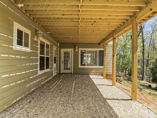 196 Blackbird Lane, Tryon, NC 28782