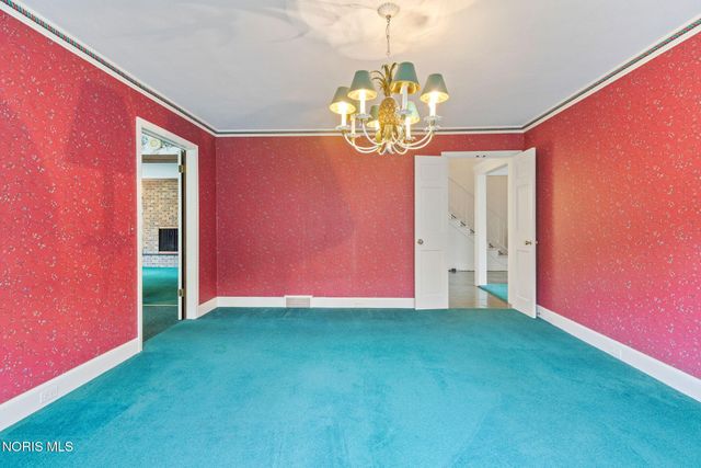 3905 Hillandale Road, Ottawa Hills, OH 43606