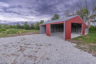 16950 N DAVIS RD, Centralia, MO 65240