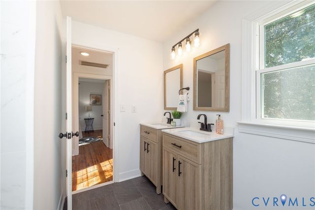 1128 Palm St, Hopewell, VA 23860