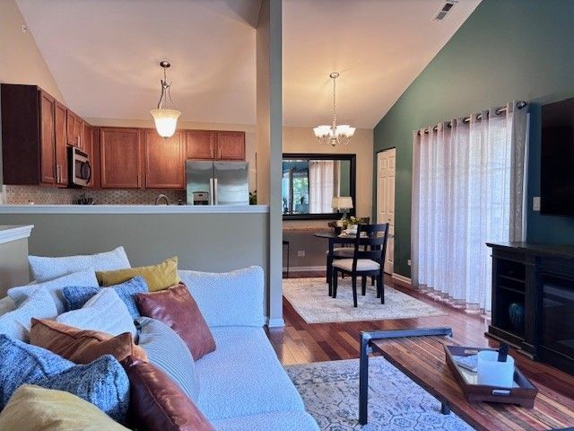 1032 Swift Road 2C, Glen Ellyn, IL 60137