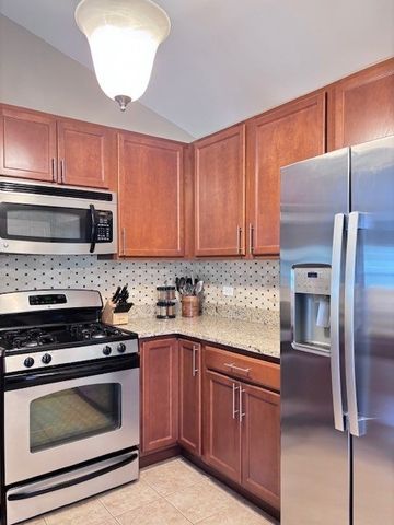 1032 Swift Road 2C, Glen Ellyn, IL 60137