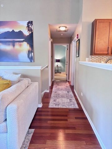 1032 Swift Road 2C, Glen Ellyn, IL 60137