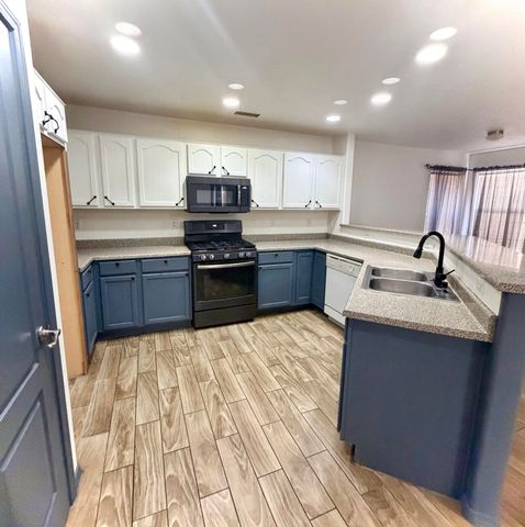 10831 Antler Tool Road SW, Albuquerque, NM 87121