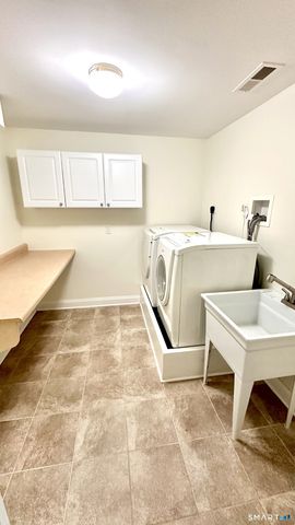 44 Randolph Farm Road, Milford, CT 06461