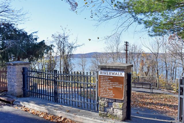 8 Washington Place, Tarrytown, NY 10591