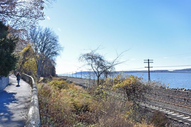 8 Washington Place, Tarrytown, NY 10591