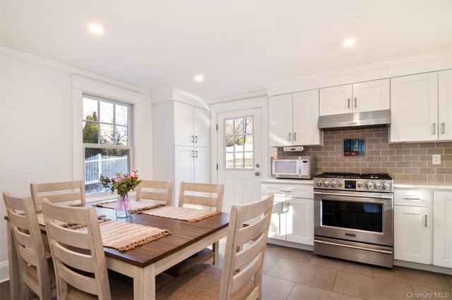 8 Washington Place, Tarrytown, NY 10591