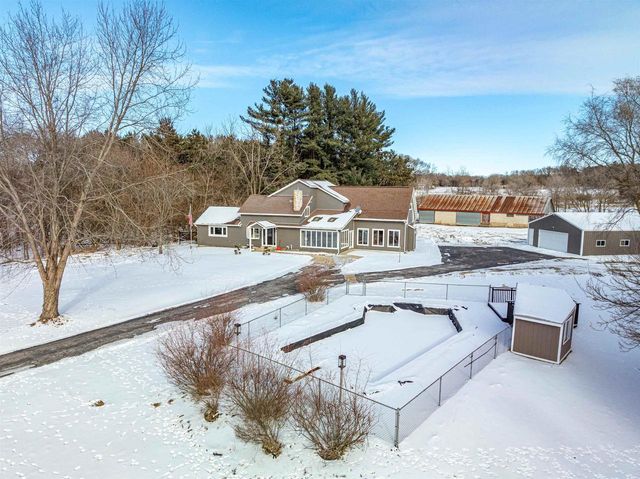 N9380 County Rd XX Road, Wisconsin Dells, WI 53965