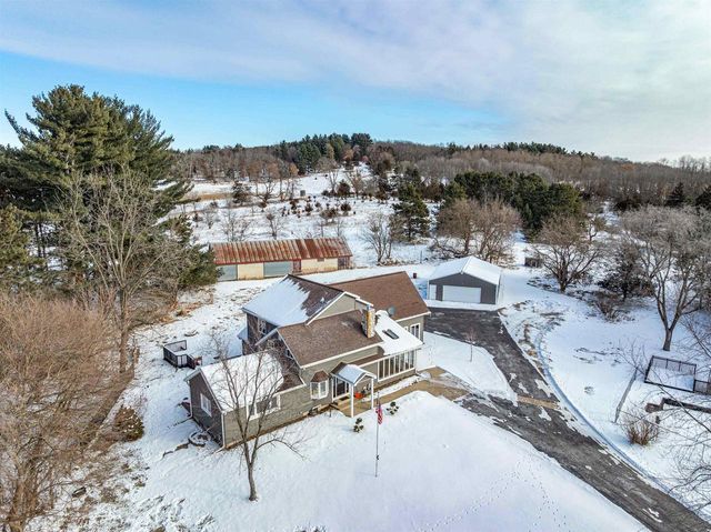 N9380 County Rd XX Road, Wisconsin Dells, WI 53965