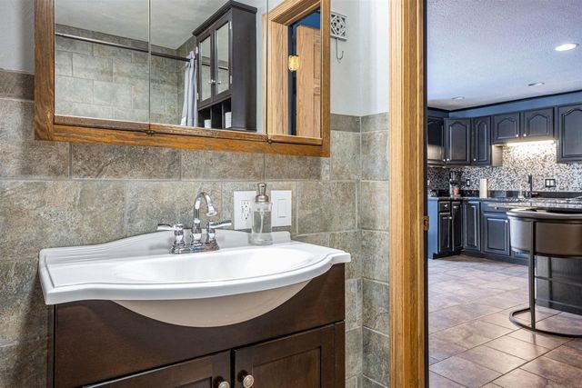 N9380 County Rd XX Road, Wisconsin Dells, WI 53965