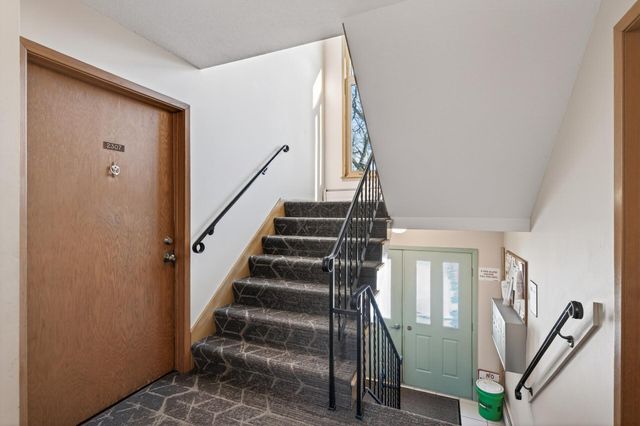 2307 Unity Avenue N, Golden Valley, MN 55422