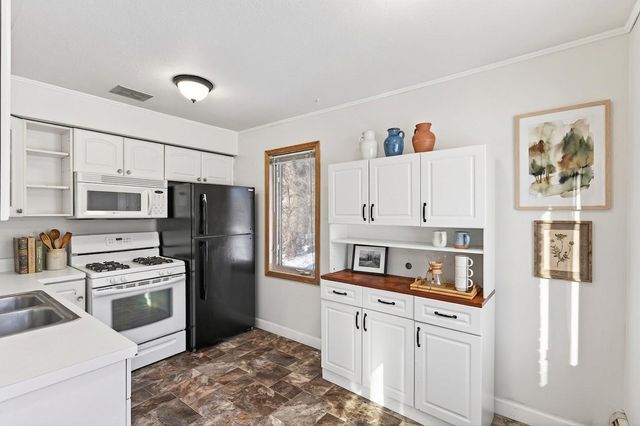 2307 Unity Avenue N, Golden Valley, MN 55422