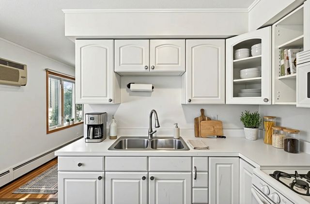 2307 Unity Avenue N, Golden Valley, MN 55422