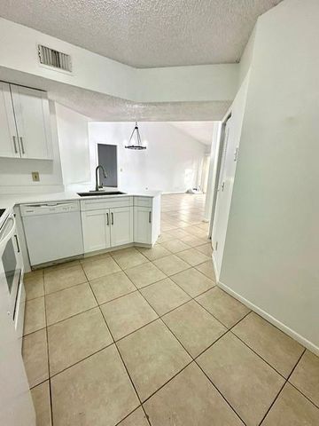9033 Wiles Rd 304, Coral Springs, FL 33067