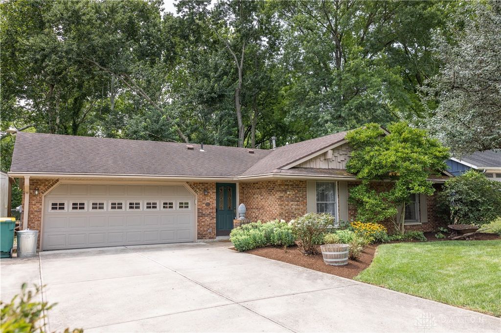 5 Whispering Pines Street, Springboro, OH 45066