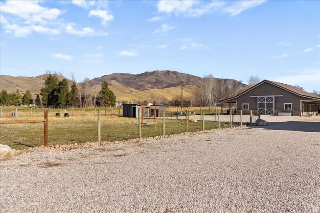 560 S 8600 E, Huntsville, UT 84317