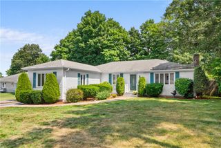 71 Hawthorne Place, North Providence, RI 02904