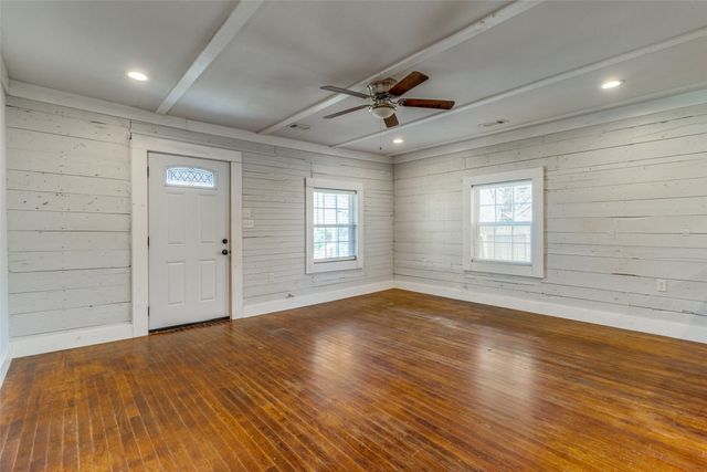 1110 Chestnut Street, Bonham, TX 75418