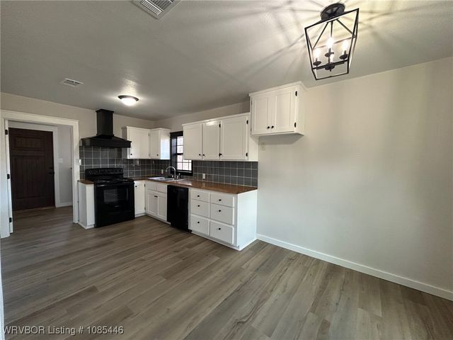 117 S Main, Sallisaw, OK 74955