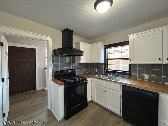 117 S Main, Sallisaw, OK 74955