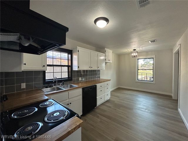 117 S Main, Sallisaw, OK 74955