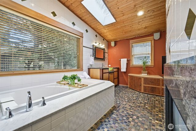 22407 87th Avenue W, Edmonds, WA 98026