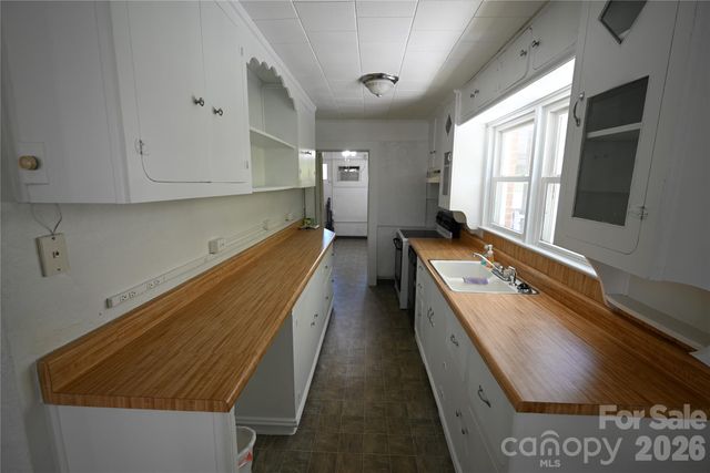 105 Owens Avenue NE, Drexel, NC 28690