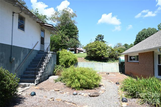 105 Owens Avenue NE, Drexel, NC 28690