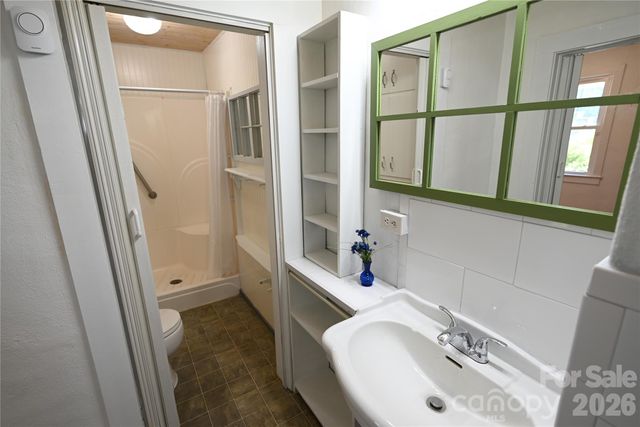 105 Owens Avenue NE, Drexel, NC 28690