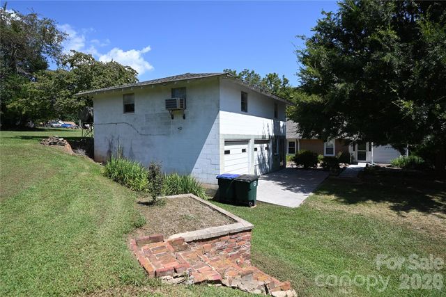105 Owens Avenue NE, Drexel, NC 28690
