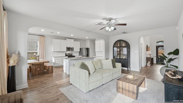 117 Sailors Way, Cibolo, TX 78108