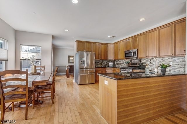 408 Old Georges Rd, North Brunswick Twp., NJ 08902