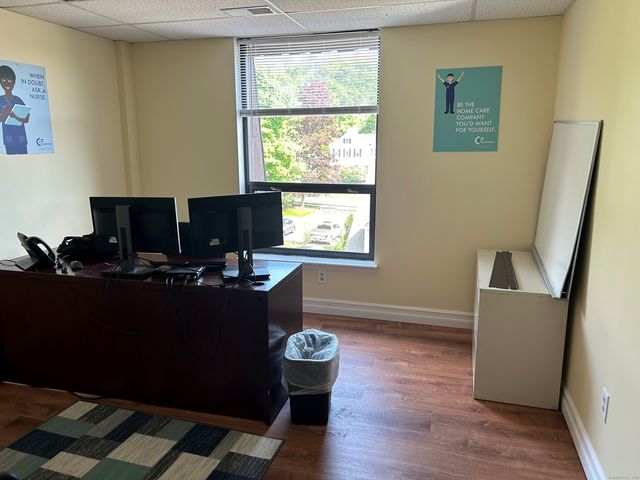 57 North Street, Danbury, CT 06810