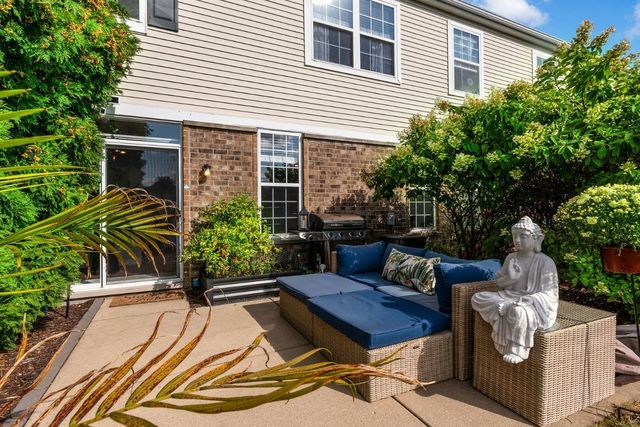 1221 COURTLAND Circle 1221, Plainfield, IL 60586