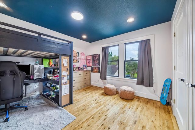 943 Teetshorn Street, Houston, TX 77009