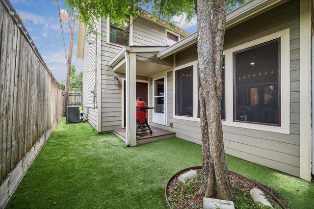 943 Teetshorn Street, Houston, TX 77009