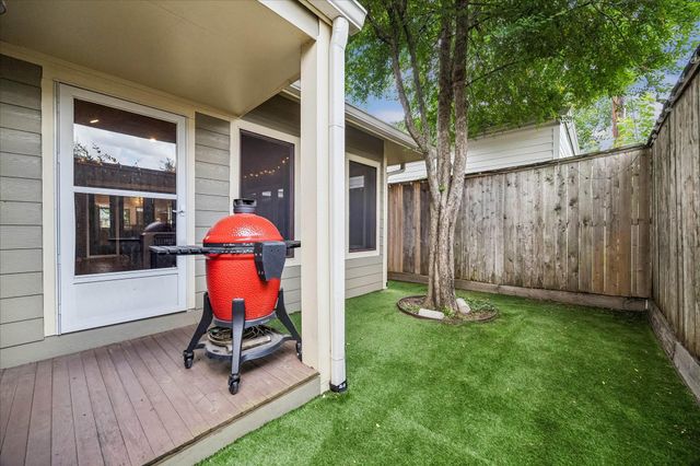 943 Teetshorn Street, Houston, TX 77009