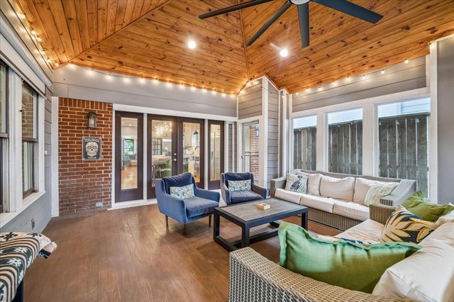 943 Teetshorn Street, Houston, TX 77009