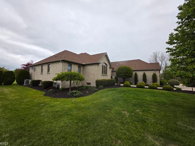 53203 Foss Road, Macomb Twp, MI 48042