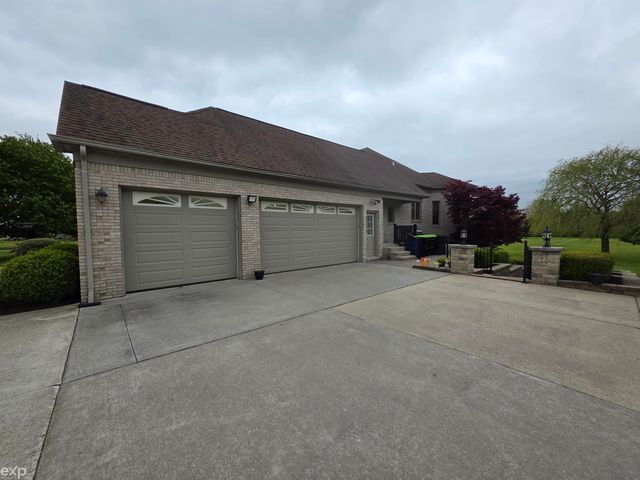 53203 Foss Road, Macomb Twp, MI 48042